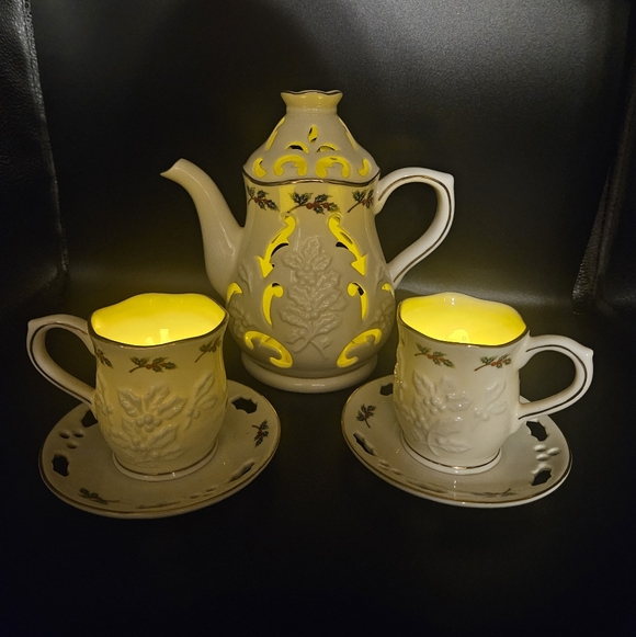 Partylite Holly Leaf Tea Set - Picture 1 of 12